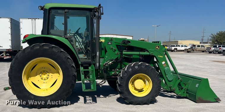 image for item DS8391 2012 John Deere 7230  MFWD tractor
