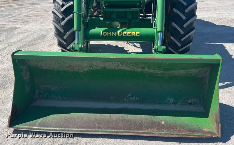 image for item DS8391 2012 John Deere 7230  MFWD tractor