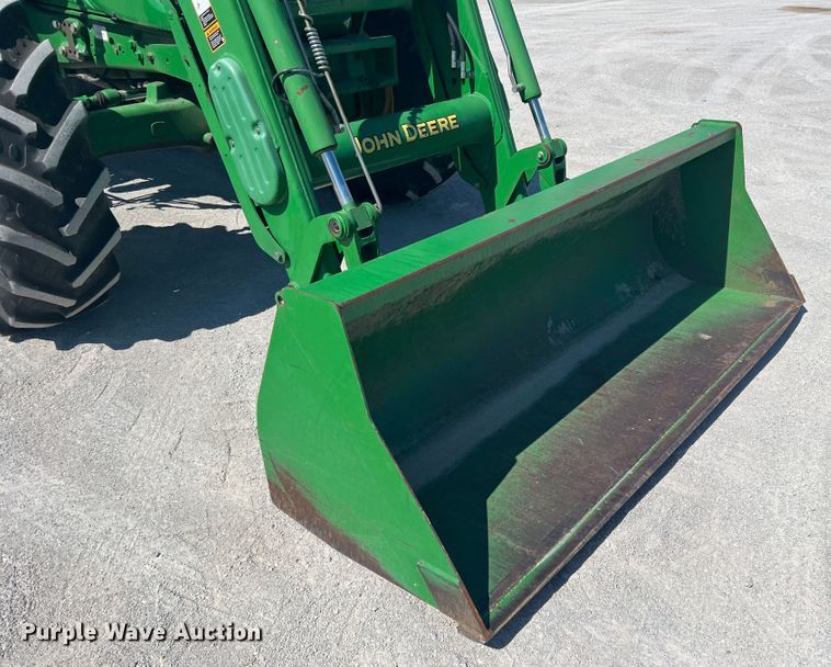 image for item DS8391 2012 John Deere 7230  MFWD tractor