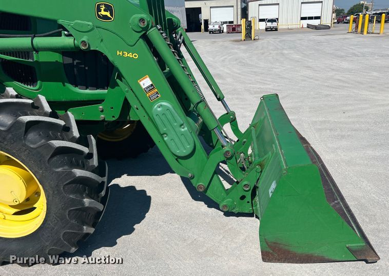 image for item DS8391 2012 John Deere 7230  MFWD tractor