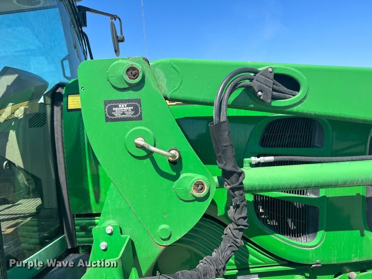 image for item DS8391 2012 John Deere 7230  MFWD tractor