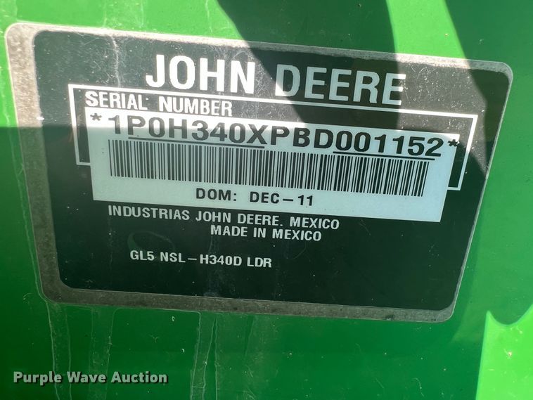 image for item DS8391 2012 John Deere 7230  MFWD tractor