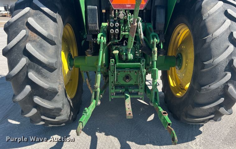 image for item DS8391 2012 John Deere 7230  MFWD tractor