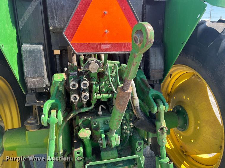 image for item DS8391 2012 John Deere 7230  MFWD tractor