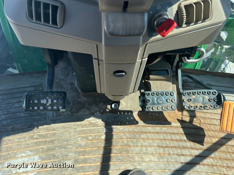 image for item DS8391 2012 John Deere 7230  MFWD tractor