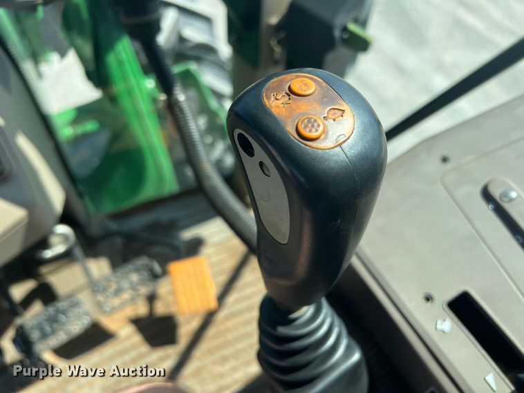 image for item DS8391 2012 John Deere 7230  MFWD tractor