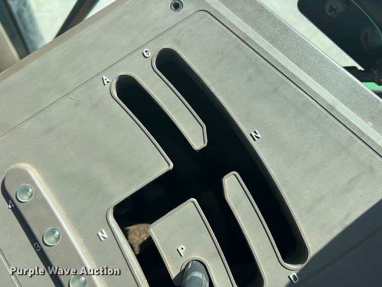 image for item DS8391 2012 John Deere 7230  MFWD tractor