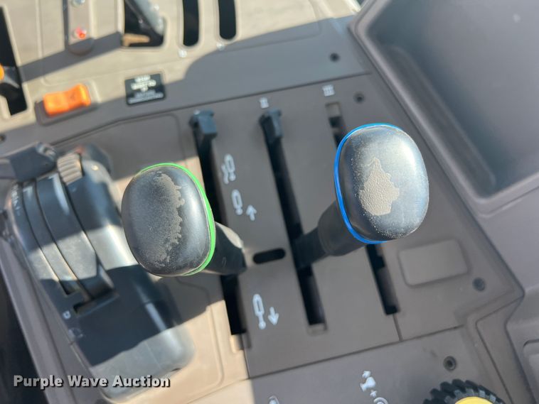 image for item DS8391 2012 John Deere 7230  MFWD tractor