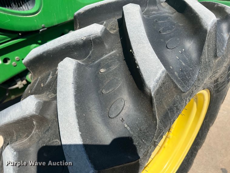 image for item DS8391 2012 John Deere 7230  MFWD tractor