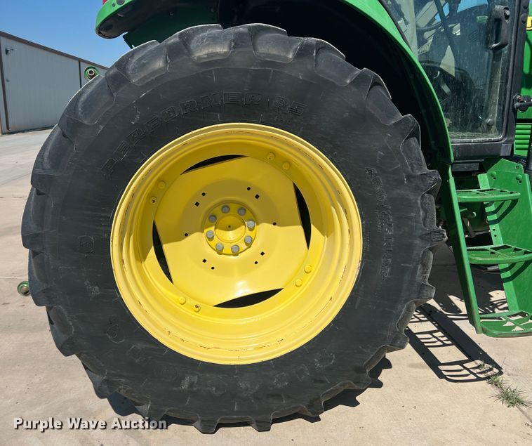 image for item DS8391 2012 John Deere 7230  MFWD tractor