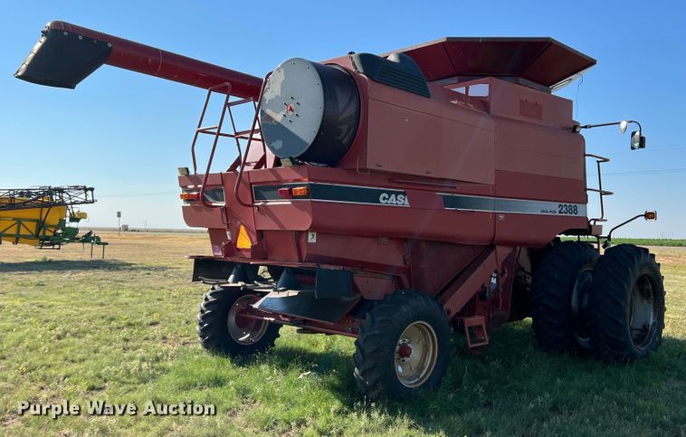 image for item DS8411 2000 Case IH 2388  combine