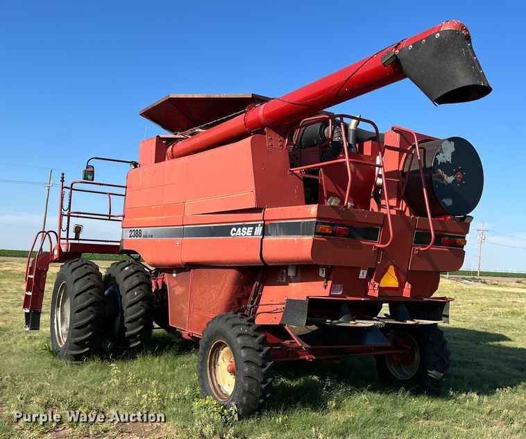 image for item DS8411 2000 Case IH 2388  combine
