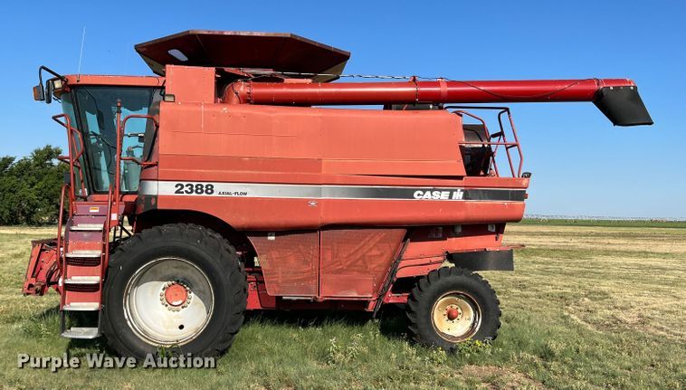 image for item DS8411 2000 Case IH 2388  combine