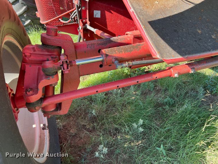 image for item DS8411 2000 Case IH 2388  combine