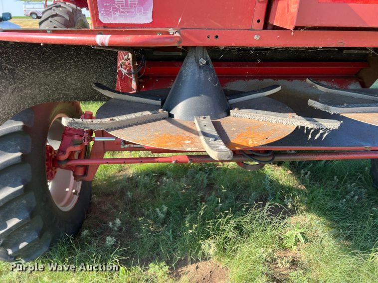 image for item DS8411 2000 Case IH 2388  combine