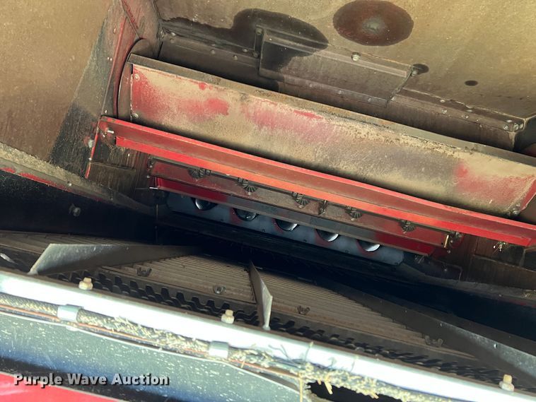 image for item DS8411 2000 Case IH 2388  combine