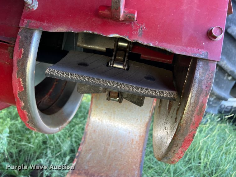 image for item DS8411 2000 Case IH 2388  combine