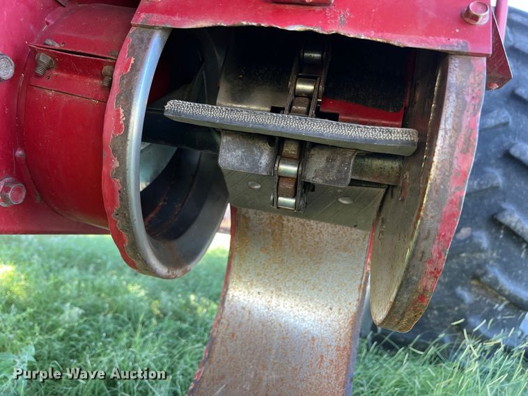 image for item DS8411 2000 Case IH 2388  combine