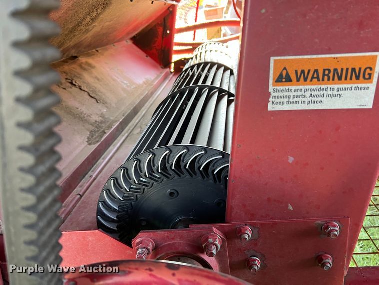 image for item DS8411 2000 Case IH 2388  combine