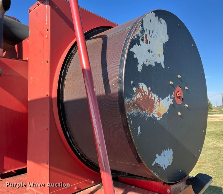 image for item DS8411 2000 Case IH 2388  combine