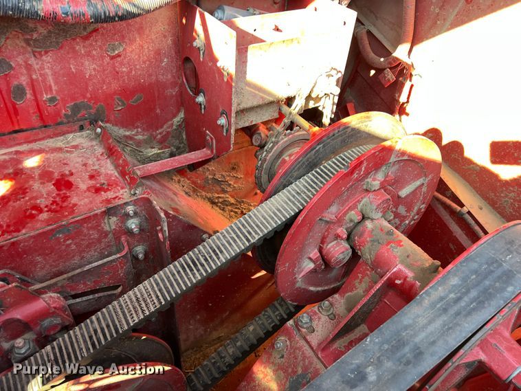 image for item DS8411 2000 Case IH 2388  combine