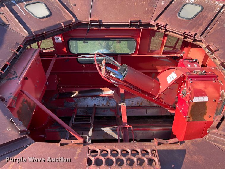 image for item DS8411 2000 Case IH 2388  combine