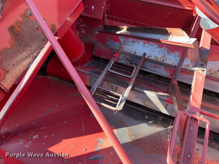 image for item DS8411 2000 Case IH 2388  combine