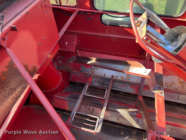 image for item DS8411 2000 Case IH 2388  combine