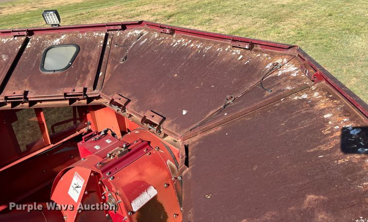 image for item DS8411 2000 Case IH 2388  combine