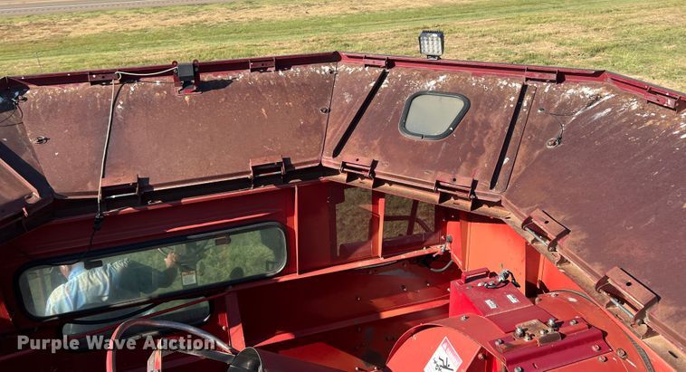image for item DS8411 2000 Case IH 2388  combine
