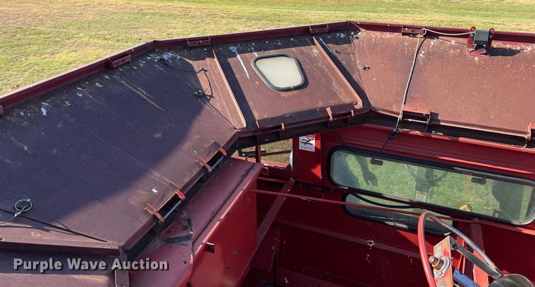 image for item DS8411 2000 Case IH 2388  combine