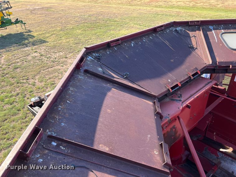 image for item DS8411 2000 Case IH 2388  combine