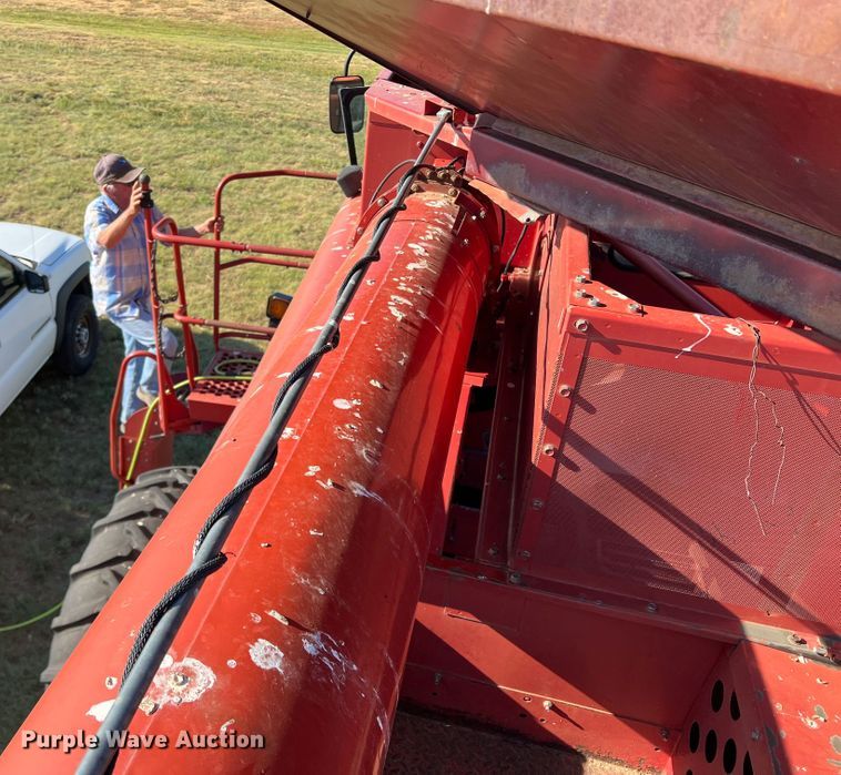image for item DS8411 2000 Case IH 2388  combine