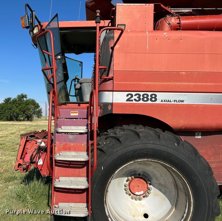image for item DS8411 2000 Case IH 2388  combine