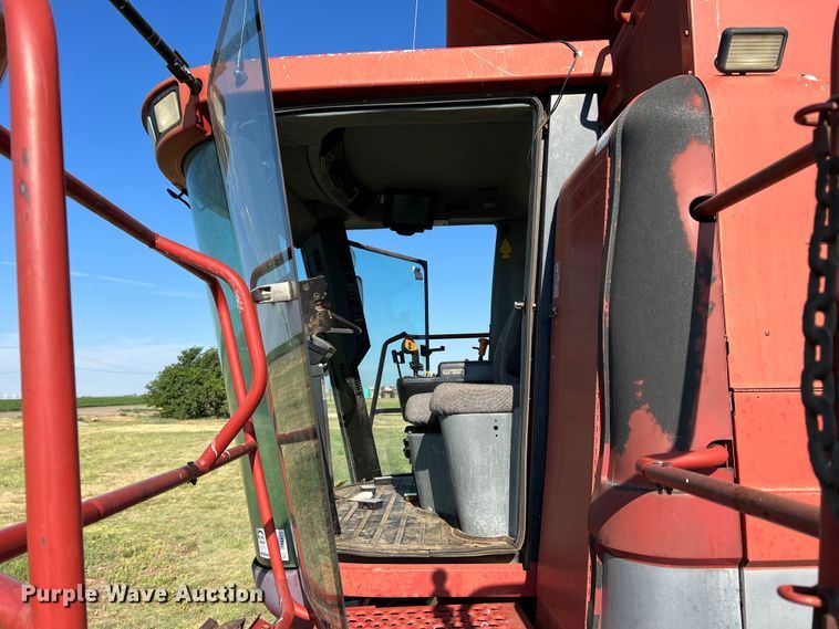 image for item DS8411 2000 Case IH 2388  combine