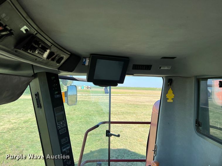 image for item DS8411 2000 Case IH 2388  combine