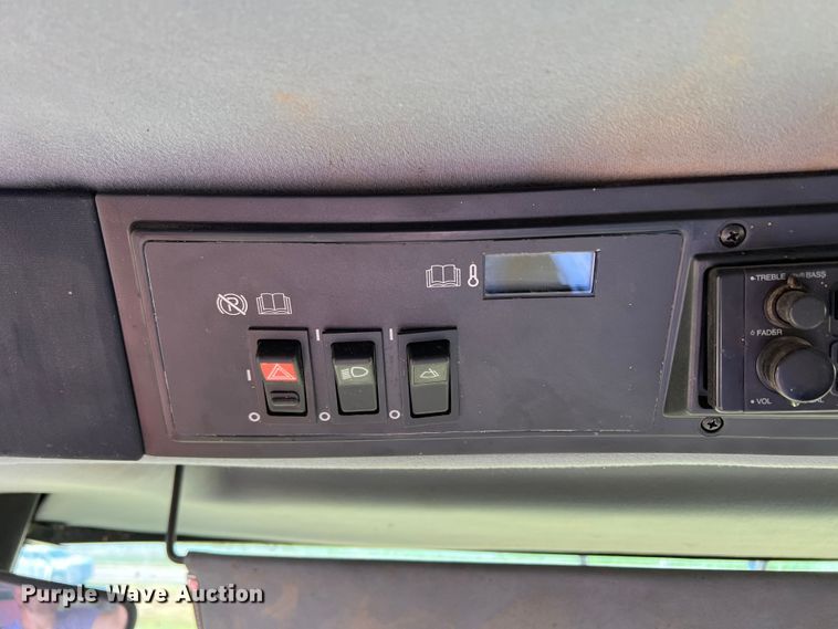 image for item DS8411 2000 Case IH 2388  combine