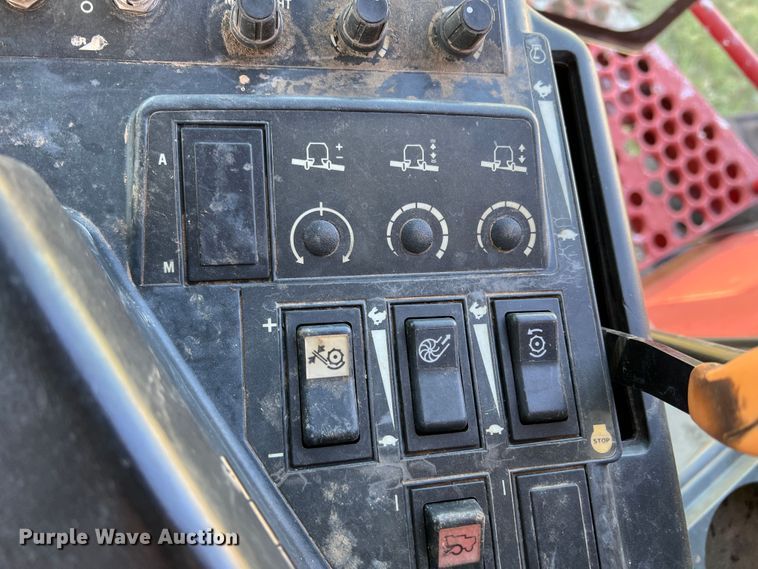 image for item DS8411 2000 Case IH 2388  combine