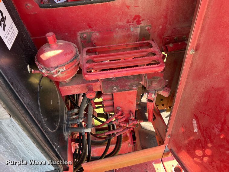 image for item DS8411 2000 Case IH 2388  combine