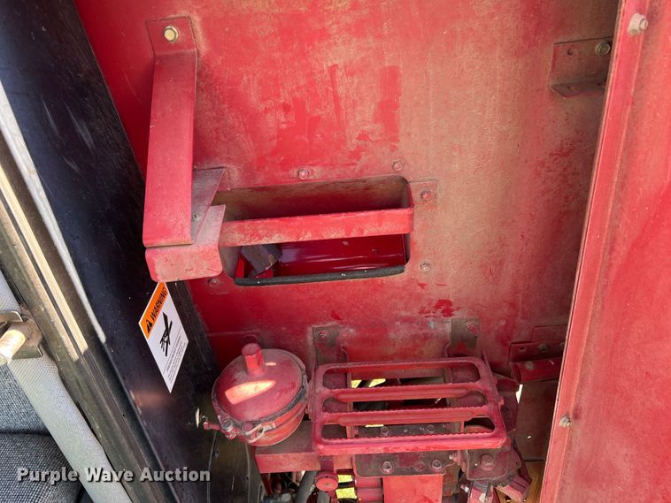 image for item DS8411 2000 Case IH 2388  combine