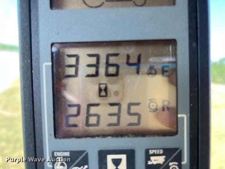 image for item DS8411 2000 Case IH 2388  combine