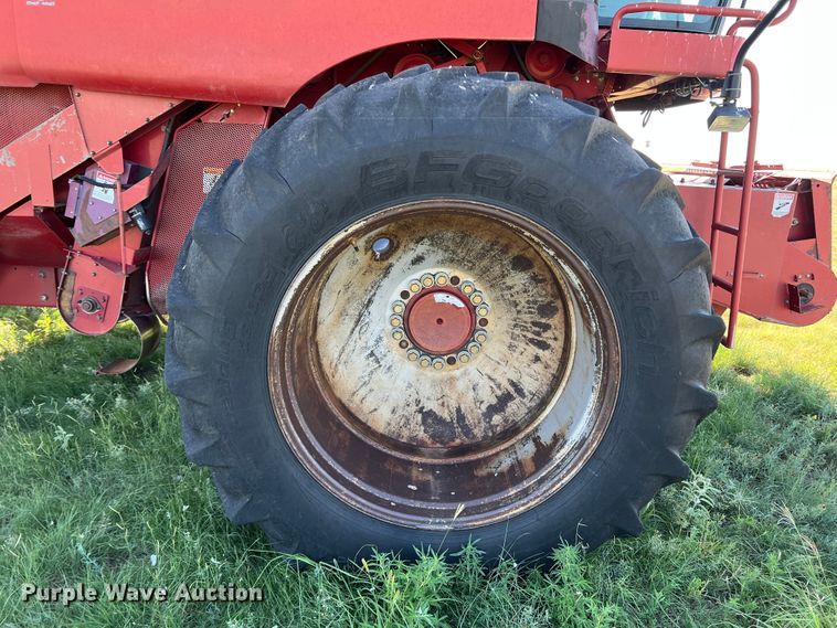 image for item DS8411 2000 Case IH 2388  combine