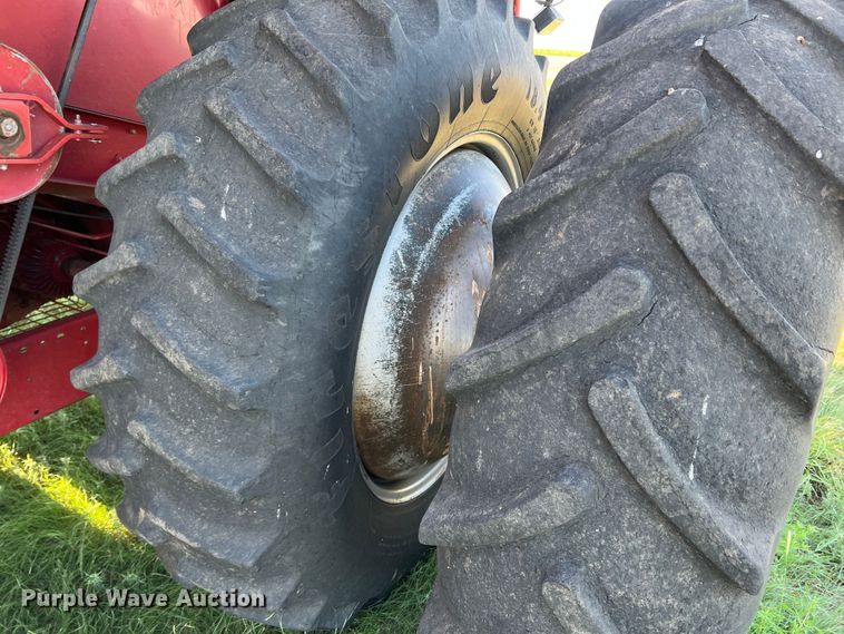 image for item DS8411 2000 Case IH 2388  combine