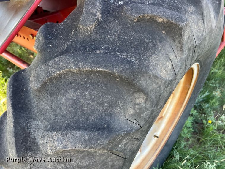 image for item DS8411 2000 Case IH 2388  combine