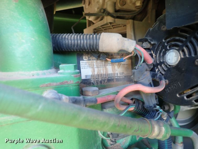 image for item IN9067 2002 John Deere 6605  MFWD tractor