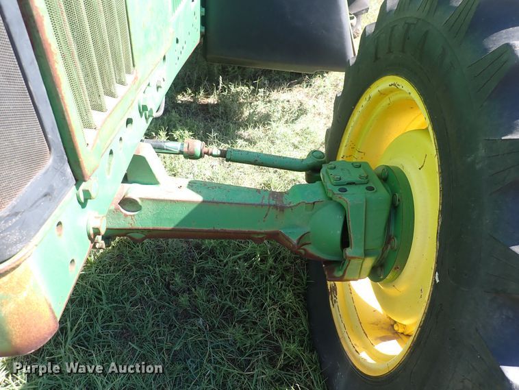 image for item IN9067 2002 John Deere 6605  MFWD tractor