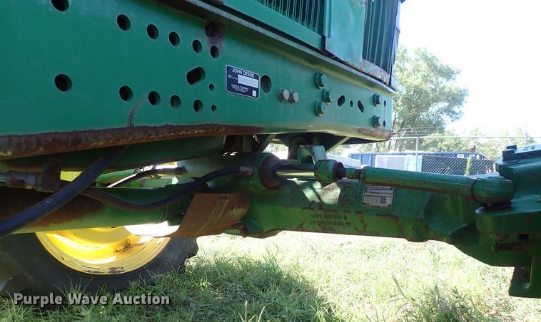 image for item IN9067 2002 John Deere 6605  MFWD tractor