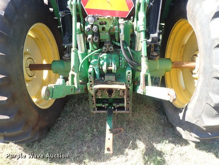 image for item IN9067 2002 John Deere 6605  MFWD tractor