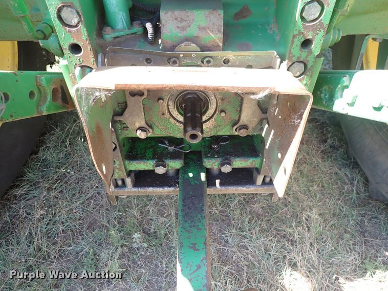 image for item IN9067 2002 John Deere 6605  MFWD tractor