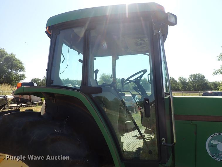 image for item IN9067 2002 John Deere 6605  MFWD tractor